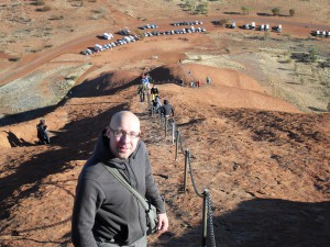 Ich beim Abstieg vom Ayers Rock Uluru Australien (Reisetagebuch Australien: Auf dem Ayers Rock)