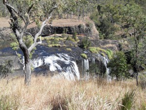 Landschaft bei den Millstream Falls in Australien (Reisetagebuch Australien: Weiter nach Cairns und die Millstream Falls)
