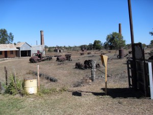 Metallfriedhof in Ravenswood Australien (Reisetagebuch Australien: Die Goldgräberstadt Ravenswood)