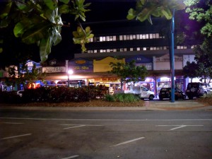 Shopping at Night in Cairns Australien (Reisetagebuch: Rafting in Australien und letzter Abend in Cairns)