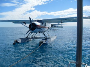 Wasserflugzeug auf dem Wasser nähe Great Barrier Reef Australien (Reisetagebuch Australien: Das Great Barrier Reef und Whitsunday Island)