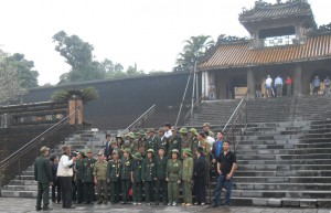 Vietnam-Veteranen in Lang Tu Duc in Hue in Vietnam (Reisetagebuch Vietnam: Die Kaiserstadt in Hue)
