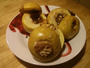 Bratäpfel gefüllt mir Snickers, Kinderschokolade oder Marzipan am Weltbratapfeltag 2015 (Mein Beitrag zum Weltbratapfeltag 2015)
