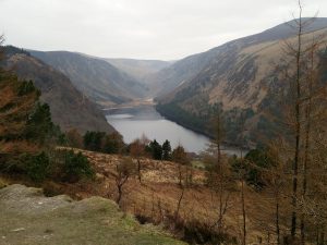 Aussicht bei der Wanderung in Glendalough in Irland