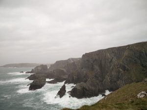 Klippen bei Mizen Head (Der Steinkreis von Drombeg, Charles Fort und Mizen Head)