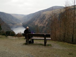 Mit Knoten-Knut im Glendalough Nationalpark (Wandern in Irland: Im Glendalough Nationalpark)