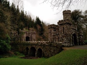 Die zwei Türme – The Lismore Towers (Folge dem weißen Kaninchen oder auch: Was haben die zwei Türme von Lismore mit der Titanic zu tun?)