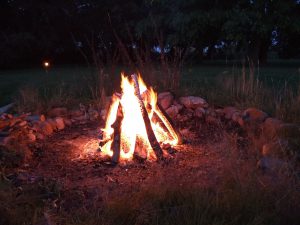 Lagerfeuer Feuerstelle Schloss Lohm (Der Kongress der Vampyre 2016 auf Schloss Lohm) Lagerfeuer Feuerstelle Schloss Lohm (Der Kongress der Vampyre 2016 auf Schloss Lohm)