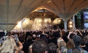 Eisbrecher auf dem Amphi Festival 2017 in Köln (Das Amphi-Festival 2017 in Köln – Mein erstes Amphi-Festival) Eisbrecher auf dem Amphi Festival 2017 in Köln (Das Amphi-Festival 2017 in Köln – Mein erstes Amphi-Festival)