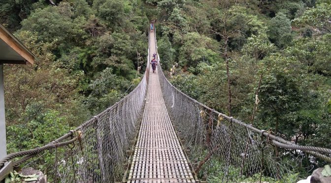 Hängebrücke bei Nunthala in Nepal