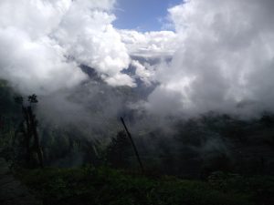Landschaft bei Nunthala Nepal (Das Kloster von Takasindu und Trek über Nunthala nach Kharikhola)