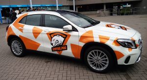 Mercedes des Dota-Teams Virtus Pro (Dota Turnier ESLOne in Hamburg 2017)