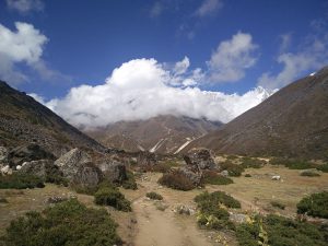 Hochebene vor Dingboche in Nepal (Trek nach Dingboche – Hochebene und Höhenkrankheit)