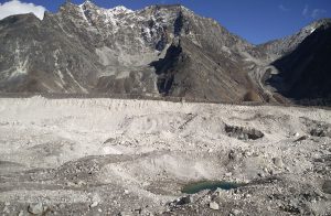 Kraterlandschaft-Mondlanschaft-bei-Lobuche-Nepal (Trek nach Lobuche)