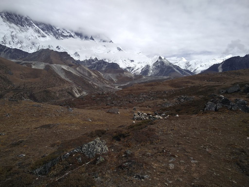 Landschaft beim Ama Dablam beim Trekking in Nepal