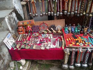 Mitbringsel in Namche Bazar (Trek von Namche Bazar nach Thadokoshi – Feuchtfröhliche nepalesische Abschiedsfeier)