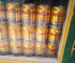 Red Bull Plagiat Red Ball Energie Drink (Trek nach Lukla – Plagiate in Lukla)
