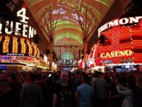 Mit Knoten Knut auf der Fremont Street in Down Town Las Vegas