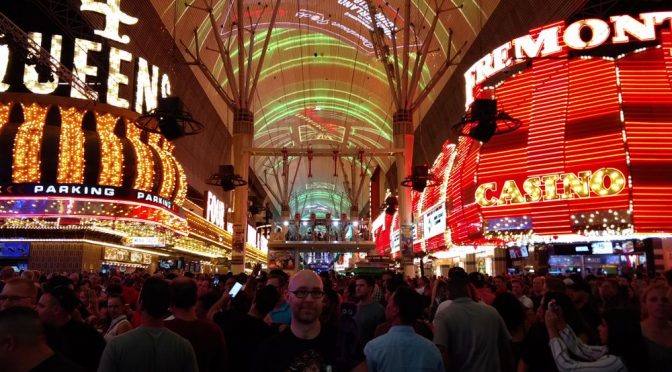 Mit Knoten Knut auf der Fremont Street in Down Town Las Vegas