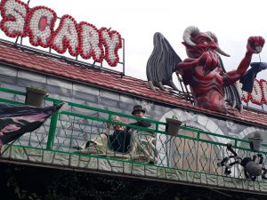 Fahren In der Mera Luna Geisterbahn (Mein M’era Luna 2019 – Ein Bericht vom 20-jährigen Jubiläum des M’era Lunas)